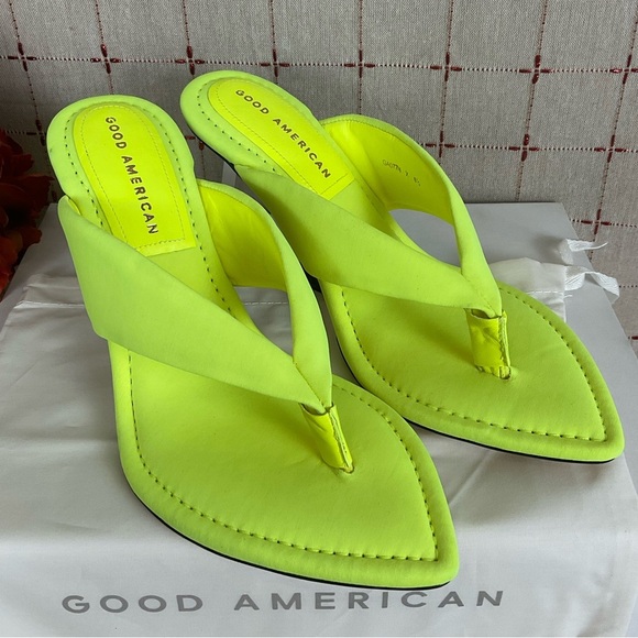 Good American Chartreuse Wedge Sandals Pointed Toe Clear Wedge Heel Neon Sz 8.5 - Picture 2 of 8